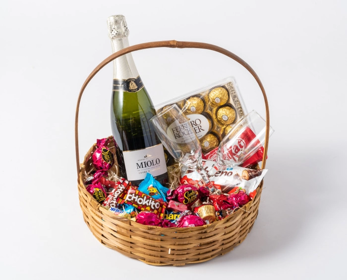 Cesta de Chocolate com Espumante - Image 2